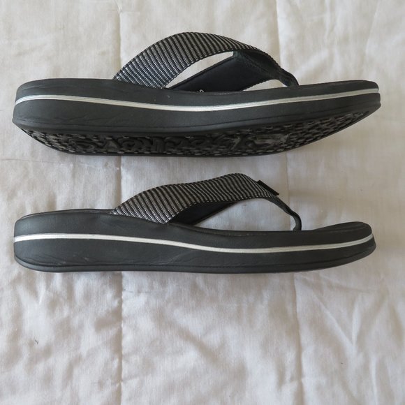 Skechers Relaxed Fit Memory Foam Thong Sandals - Picture 5 of 6